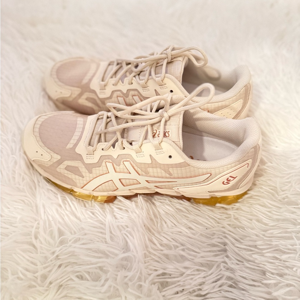 ASICS Women's GEL-Quantum 360 Size 8.5